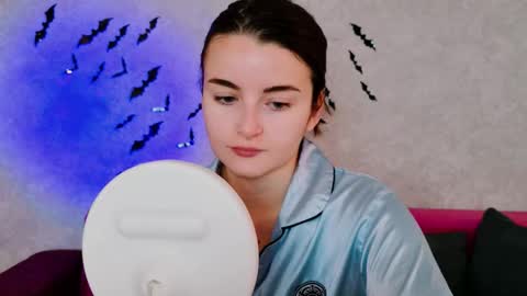 Snapshot of arielstonks_lovee chatting on 10/16/25, 03:40 arielstonks_lovee online show from 10/16/25, 03:40