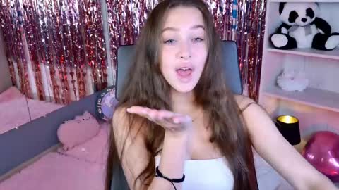 Snapshot of arielsykes chatting on 06/10/26, 06:01 arielsykes online show from 06/10/26, 06:01