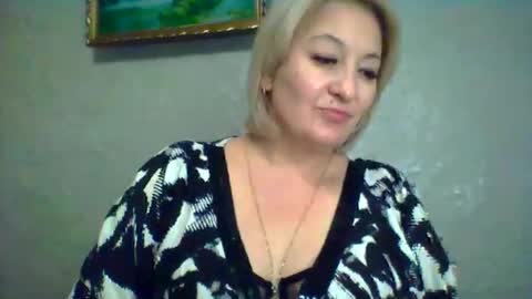 Snapshot of arielxloveresss chatting on 10/30/25, 08:31 ArielXLoveresss online show from 10/30/25, 08:31