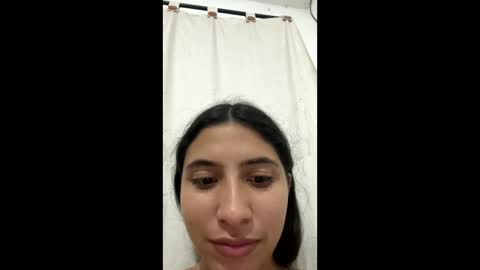 Snapshot of aries_plays chatting on 11/17/25, 04:18 aries_plays online show from 11/17/25, 04:18