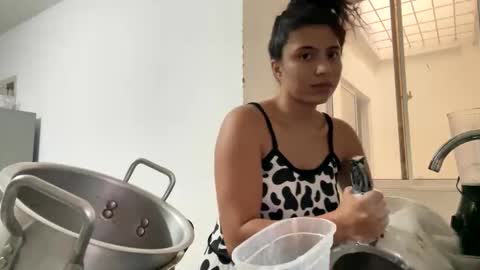 Snapshot of aries_plays chatting on 11/25/25, 09:48 aries_plays online show from 11/25/25, 09:48