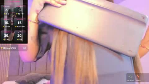 Snapshot of arigy_gomez chatting on 04/16/26, 09:39 Arigy Everyday From 1430 to 2130 Col Time online show from 04/16/26, 09:39