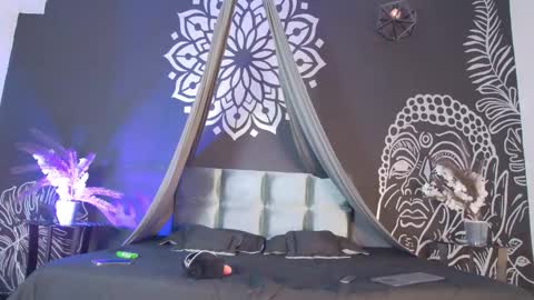 Ari online show from 09/10/25, 07:25