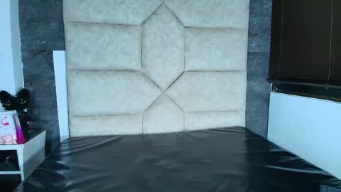 ariia_monroee online show from 04/28/26, 02:27