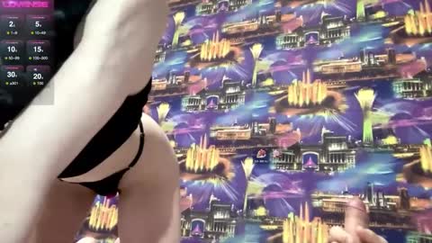 Snapshot of arina_rose chatting on 12/27/24, 11:28 Arinka online show from 12/27/24, 11:28