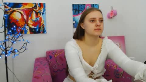 arinabelle online show from 04/05/26, 12:52