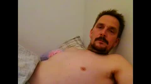 Snapshot of ariparikrigsmann chatting on 01/02/25, 10:22 ariparikrigsmann online show from 01/02/25, 10:22