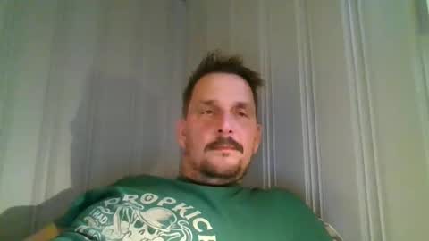 Snapshot of ariparikrigsmann chatting on 11/29/25, 01:03 ariparikrigsmann online show from 11/29/25, 01:03