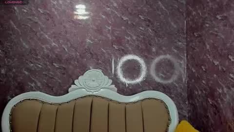 arisha_lee2 online show from 03/11/25, 07:04