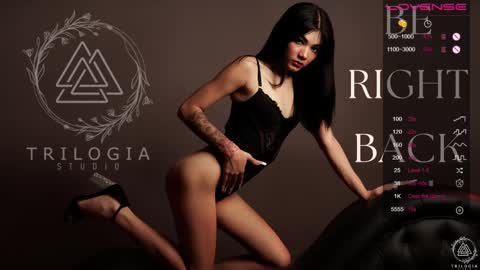 Snapshot of arivega chatting on 12/28/24, 10:14   Nice to meet you  thumb up me please its important I  LOOK MY BIO DOWN online show from 12/28/24, 10:14