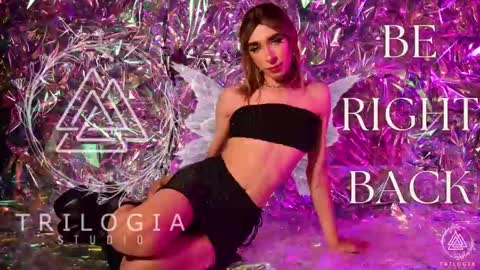 Snapshot of arivega chatting on 01/21/25, 02:54   Nice to meet you  thumb up me please its important I  LOOK MY BIO DOWN online show from 01/21/25, 02:54