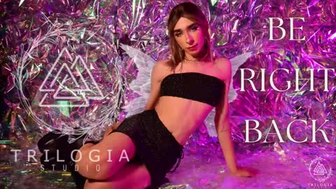 Snapshot of arivega chatting on 02/14/25, 07:17   Nice to meet you  thumb up me please its important I  LOOK MY BIO DOWN online show from 02/14/25, 07:17