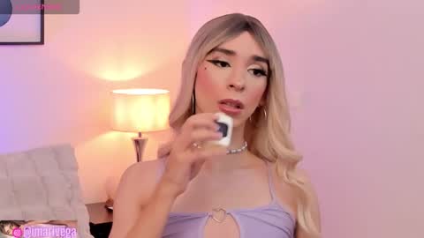 Snapshot of arivega chatting on 09/15/25, 09:53   Nice to meet you  thumb up me please its important I  LOOK MY BIO DOWN online show from 09/15/25, 09:53