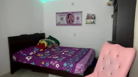 Snapshot of ariza1515 chatting on 12/01/25, 11:59 ariza1515 online show from 12/01/25, 11:59