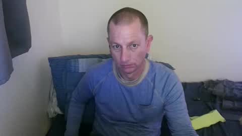 Snapshot of arizona222222 chatting on 02/15/26, 06:21 luv2benawty online show from 02/15/26, 06:21