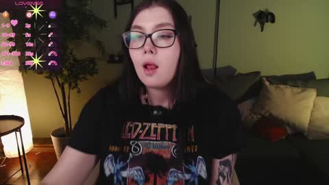 Astrid online show from 12/05/24, 03:28