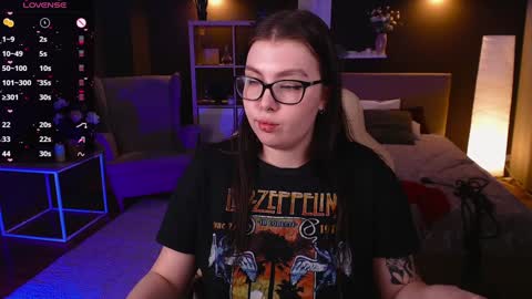 Astrid online show from 02/06/25, 03:31