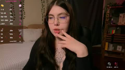 Astrid online show from 10/08/25, 01:47