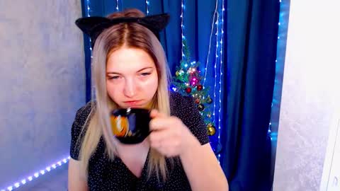 Arlana online show from 12/22/25, 02:52