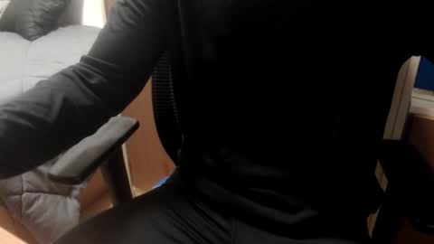 Snapshot of arlandria_ chatting on 12/19/25, 09:11 arlandria_ online show from 12/19/25, 09:11