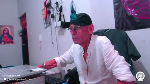 Snapshot of armaduradeacero chatting on 10/11/25, 10:03 armaduradeacero online show from 10/11/25, 10:03