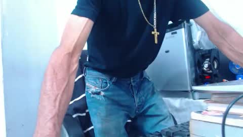 Snapshot of armaduradeacero chatting on 10/18/25, 08:04 armaduradeacero online show from 10/18/25, 08:04