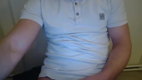 Snapshot of armandoueeal chatting on 02/04/26, 07:42 armandoueeal online show from 02/04/26, 07:42