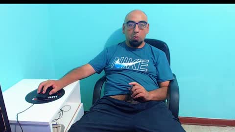 Snapshot of arnelux72 chatting on 02/09/25, 05:19 arnelux72 online show from 02/09/25, 05:19