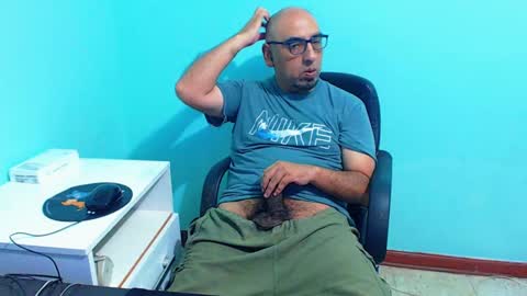 Snapshot of arnelux72 chatting on 03/04/25, 05:42 arnelux72 online show from 03/04/25, 05:42