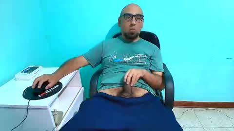 Snapshot of arnelux72 chatting on 09/21/25, 05:09 arnelux72 online show from 09/21/25, 05:09