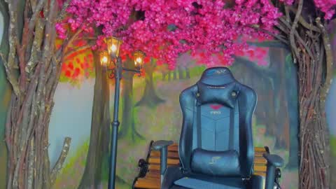 Arohom Lester online show from 10/21/25, 11:11