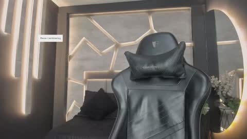 Arohom Lester online show from 11/04/25, 10:58