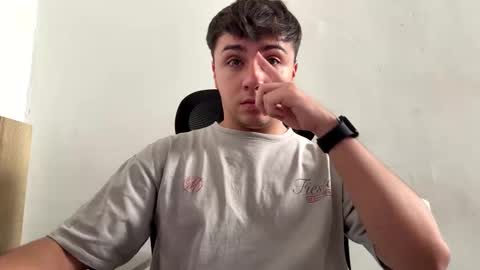 Snapshot of aron__cooper chatting on 12/19/25, 01:51 aron__cooper online show from 12/19/25, 01:51