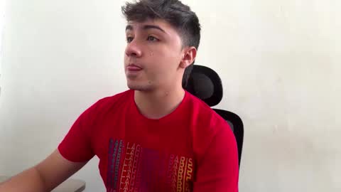 Snapshot of aron__cooper chatting on 12/20/25, 02:24 aron__cooper online show from 12/20/25, 02:24