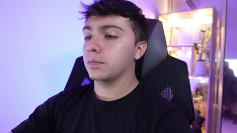 Snapshot of aron__cooper chatting on 02/01/26, 12:31 aron__cooper online show from 02/01/26, 12:31