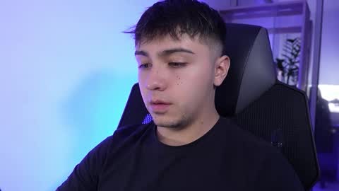 Snapshot of aron__cooper chatting on 02/06/26, 11:41 aron__cooper online show from 02/06/26, 11:41