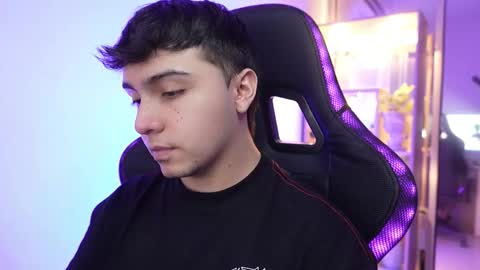 Snapshot of aron__cooper chatting on 03/06/26, 12:40 aron__cooper online show from 03/06/26, 12:40