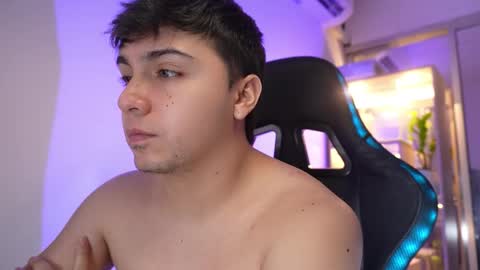 Snapshot of aron__cooper chatting on 03/16/26, 03:56 aron__cooper online show from 03/16/26, 03:56