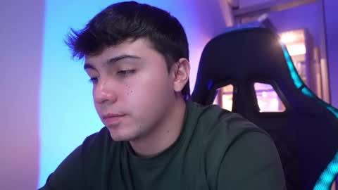 Snapshot of aron__cooper chatting on 03/19/26, 12:14 aron__cooper online show from 03/19/26, 12:14