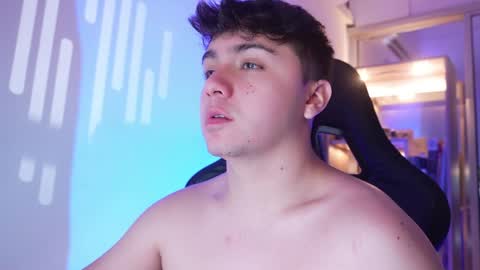 aron__cooper online show from 06/06/26, 01:43