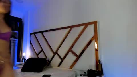 Aron cruz  online show from 06/11/26, 01:20