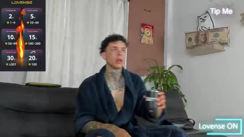 Snapshot of aron_ford chatting on 10/19/25, 12:17 Aron ford online show from 10/19/25, 12:17