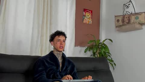 Snapshot of aron_ford chatting on 10/23/25, 12:04 Aron ford online show from 10/23/25, 12:04