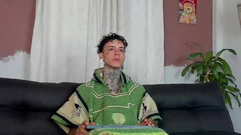 Snapshot of aron_ford chatting on 10/25/25, 11:51 Aron ford online show from 10/25/25, 11:51