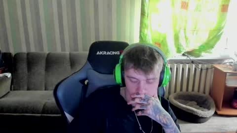 Snapshot of aron_neall chatting on 10/08/25, 06:33 biggest penis online show from 10/08/25, 06:33