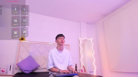 Snapshot of aron_tay chatting on 12/28/24, 02:54 your aron online show from 12/28/24, 02:54