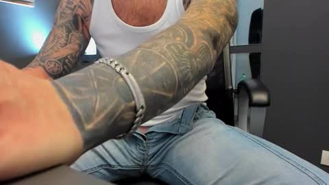 AronGrant online show from 10/19/25, 09:32