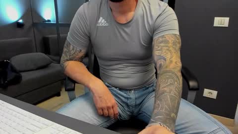 AronGrant online show from 11/19/25, 09:31