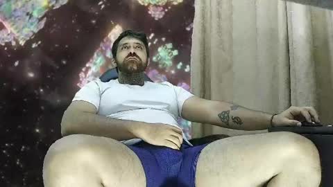 Snapshot of aronmiller404 chatting on 05/19/26, 10:32 aronmiller online show from 05/19/26, 10:32