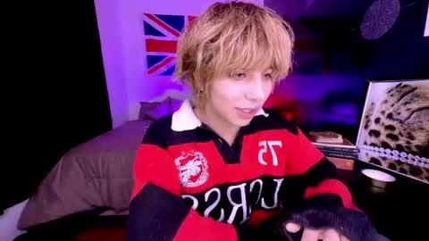 Snapshot of aronn_44 chatting on 07/10/26, 12:59 Aaron online show from 07/10/26, 12:59